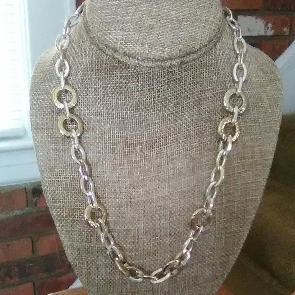 Chain Link Necklace - Picture 10 of 10